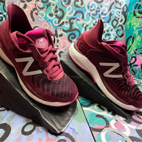 New Balance Fresh Foam - Picture 2 of 9